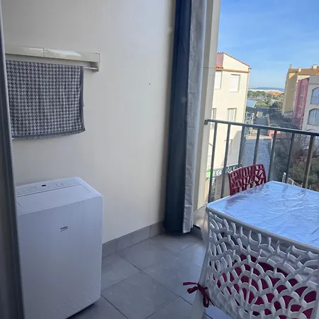 아파트 Cosy Entre Port Et Cap *